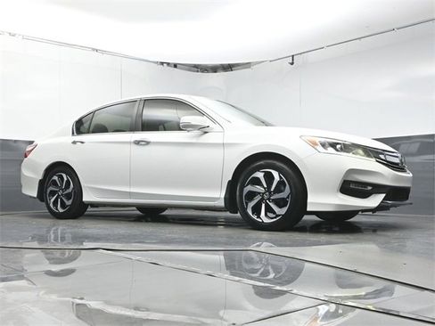 Used 2016 Honda Accord EX-L image 37
