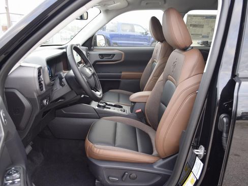 New 2025 Ford Bronco Sport Outer Banks image 18