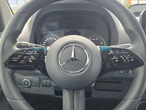 Used 2025 Mercedes-Benz Sprinter 2500 image 29