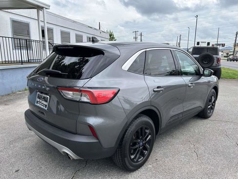 Used 2022 Ford Escape SE w/ Convenience Package FWD image 3