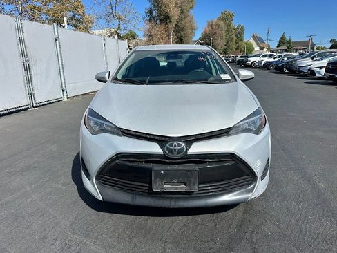 Used 2018 Toyota Corolla LE FWD image 5