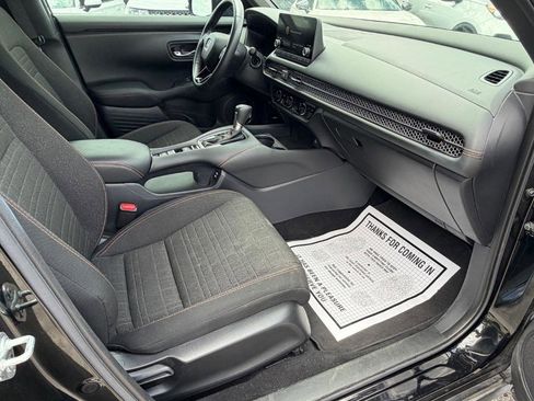Used 2025 Honda HR-V Sport image 16