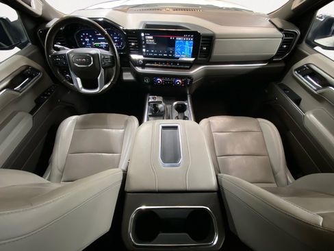 Used 2022 GMC Sierra 1500 SLT w/ SLT Convenience Package image 3