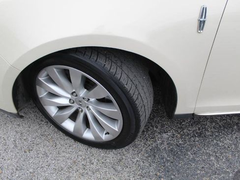 Used 2014 Lincoln MKS w/ Equipment Group 101A image 16