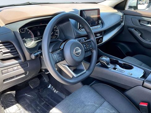 Used 2023 Nissan Rogue SV FWD image 14