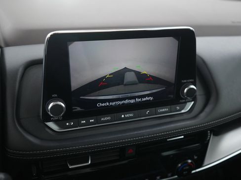 Used 2022 Nissan Rogue SV w/ SV Premium Package image 27