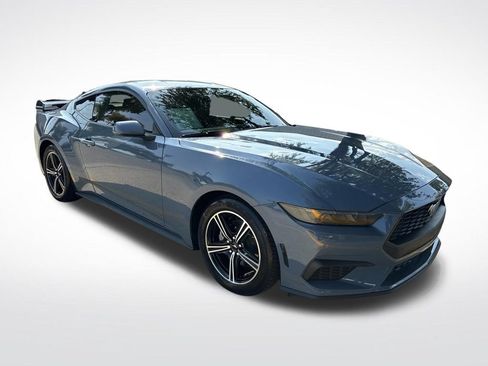 Used 2025 Ford Mustang Coupe RWD image 4