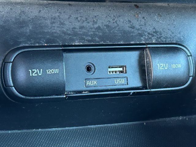 Used 2016 Kia Soul + FWD image 14