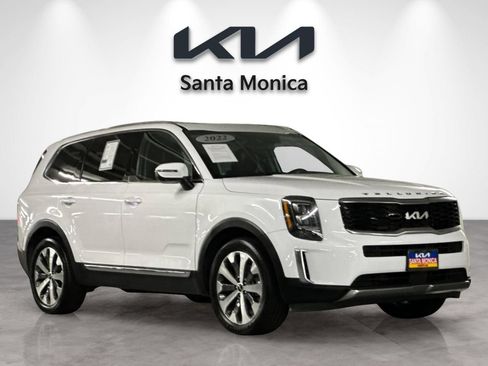 Certified 2022 Kia Telluride EX w/ EX Premium Package AWD/4WD image 9