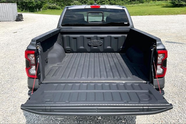 Used 2024 Ford Ranger Lariat w/ Advanced Towing Package AWD/4WD image 36