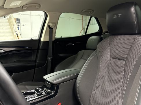 Used 2023 Buick Envision Preferred image 5