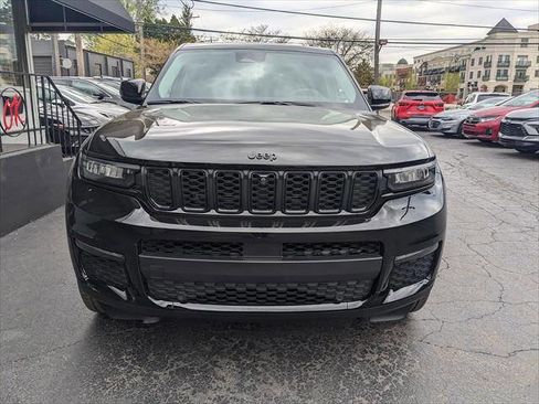 Used 2023 Jeep Grand Cherokee L Limited w/ Luxury Tech Group II image 7