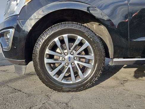 Used 2018 Ford Expedition Limited image 13