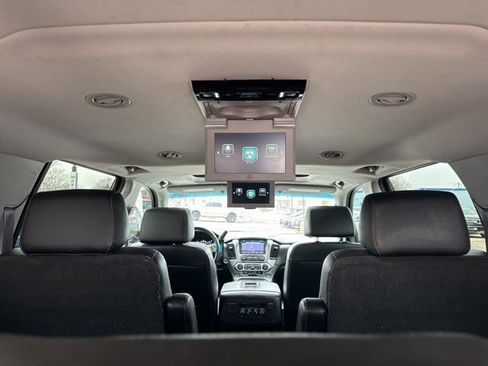 Used 2017 Chevrolet Suburban Premier image 18