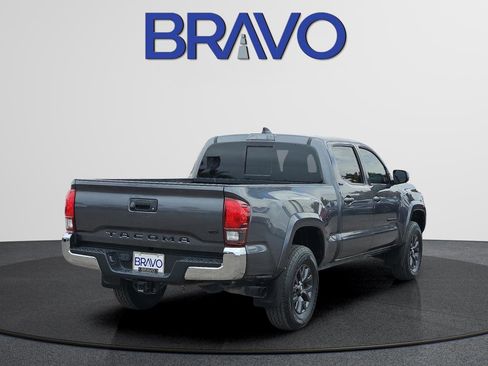 Used 2022 Toyota Tacoma SR5 RWD image 4