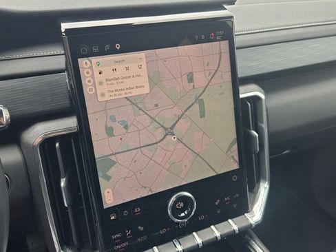 Used 2026 GMC Acadia Elevation w/ Elevation Premium Package FWD image 18