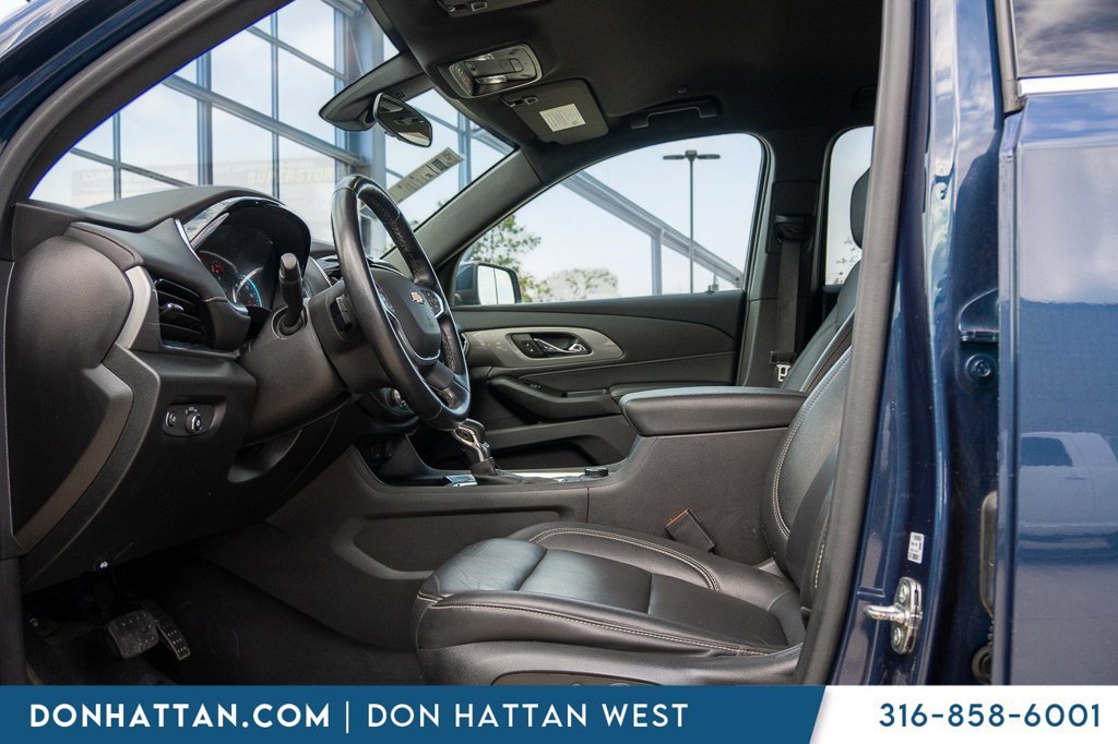 Used 2023 Chevrolet Traverse LT AWD/4WD image 3