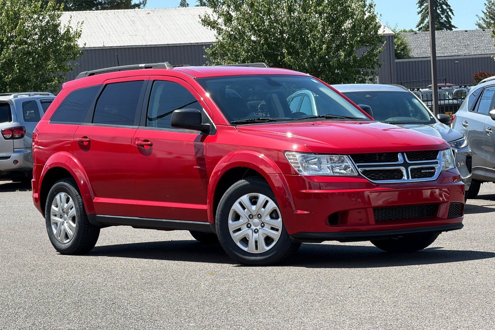 Used 2020 Dodge Journey SE w/ SE Popular Equipment Group FWD image 2