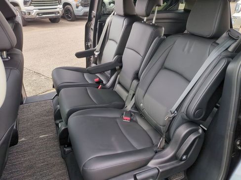 Used 2025 Honda Odyssey EX-L image 24