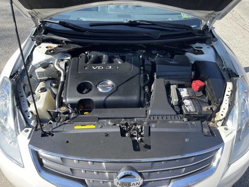 Used 2011 Nissan Altima 3.5 SR w/ 3.5SR Premium Pkg image 15