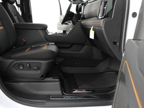New 2026 GMC Sierra 3500 AT4 w/ Technology Package AWD/4WD image 26