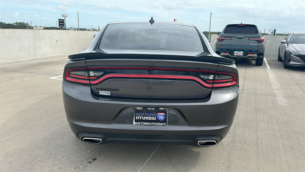 Used 2023 Dodge Charger SXT w/ Blacktop Package RWD image 11