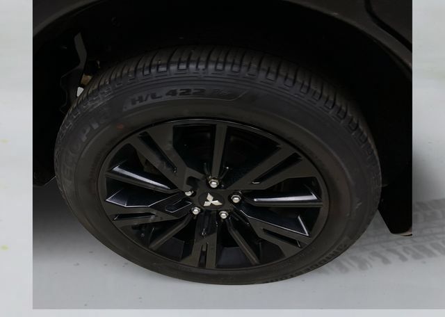 Used 2023 Mitsubishi Eclipse Cross LE AWD/4WD image 17