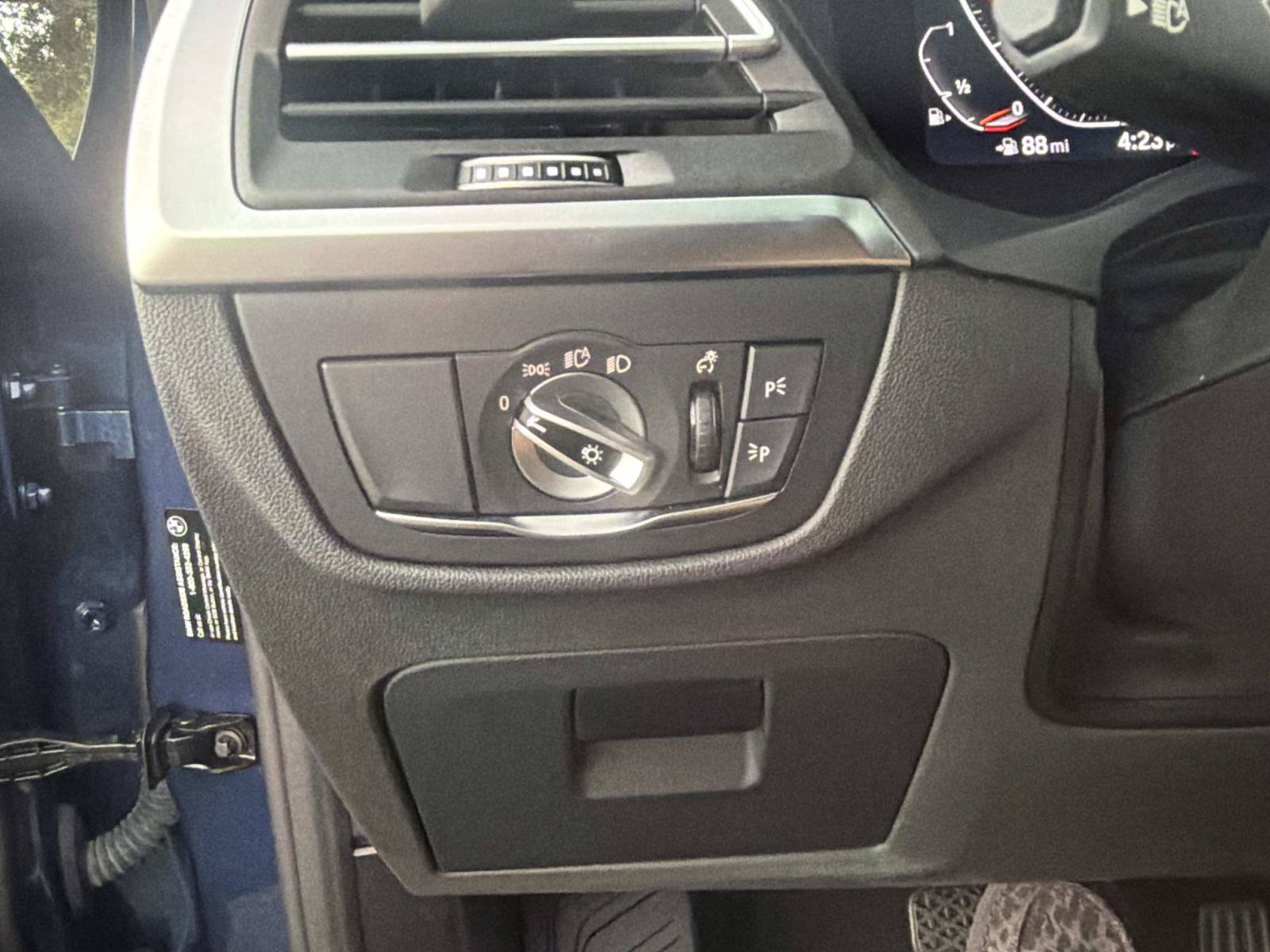 Used 2025 BMW X4 xDrive30i AWD/4WD image 30