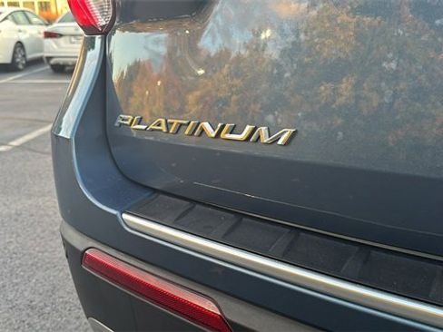 Used 2020 Ford Explorer Platinum w/ Premium Technology Package image 31