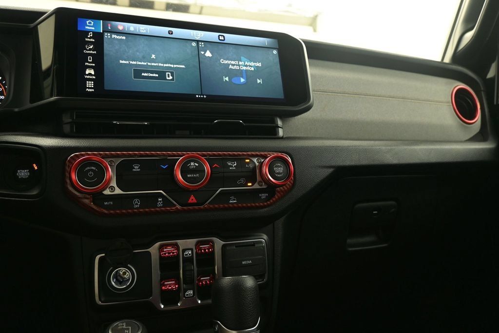 Used 2025 Jeep Gladiator Sport AWD/4WD image 19