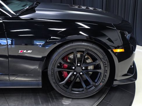 Used 2015 Chevrolet Camaro SS w/ SS Performance Package RWD image 47