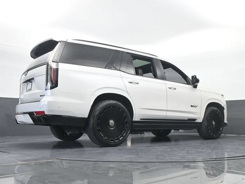 Used 2023 Cadillac Escalade V AWD/4WD image 90