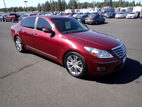 Used 2011 Hyundai Genesis 4.6 image 7