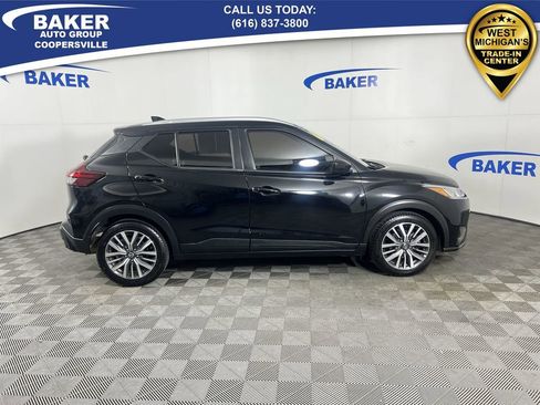 Used 2021 Nissan Kicks SV image 10