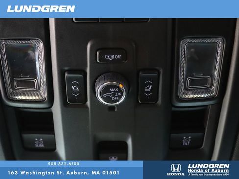Used 2023 Chevrolet Tahoe Z71 w/ Z71 Off-Road Package AWD/4WD image 28