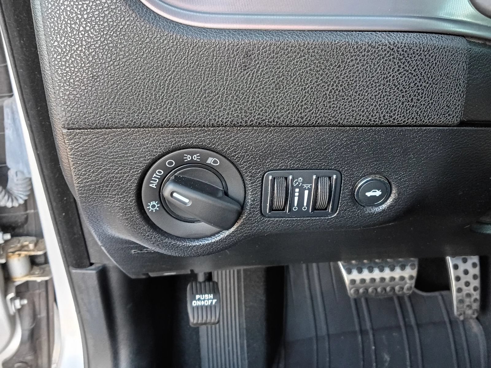 Used 2023 Dodge Charger SXT RWD image 21