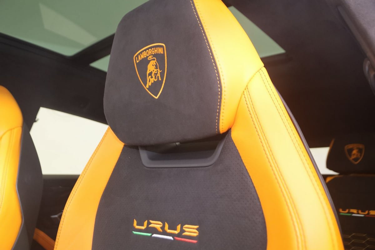 Used 2021 Lamborghini Urus AWD/4WD image 42