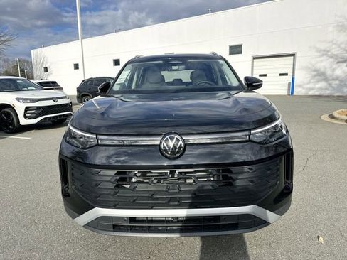 New 2026 Volkswagen Tiguan SE image 8
