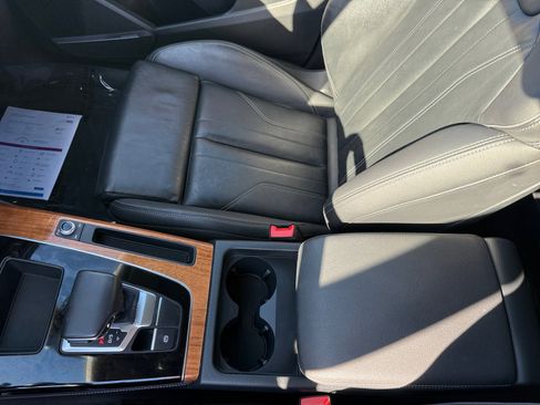 Used 2023 Audi Q5 e Premium Plus image 14