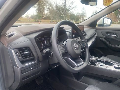 Used 2023 Nissan Rogue SV image 13