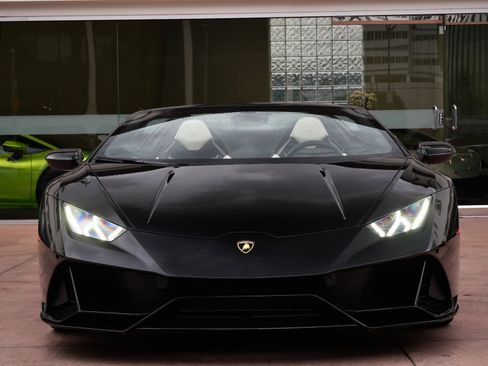 Used 2024 Lamborghini Huracan EVO image 5