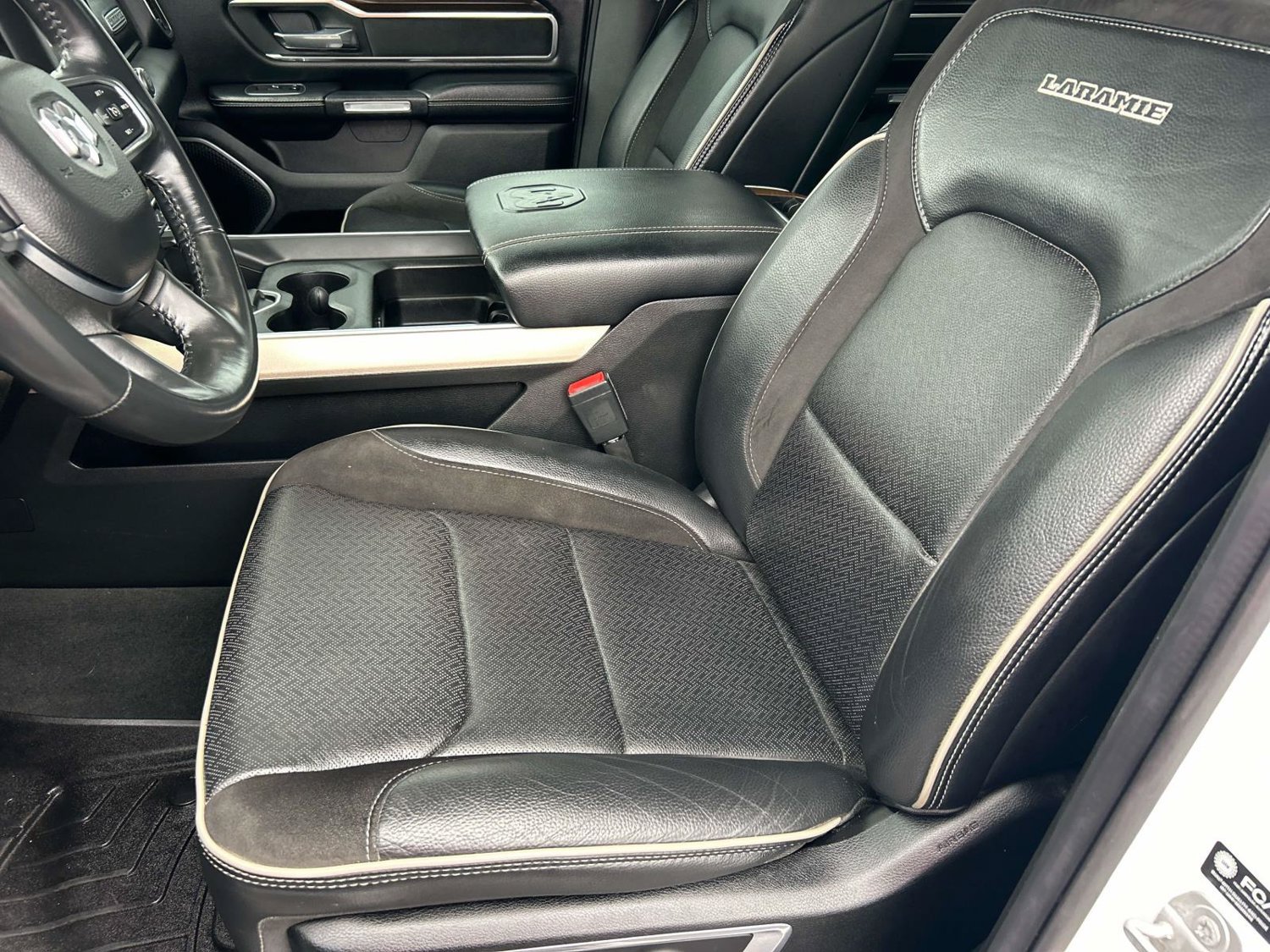 Used 2022 RAM 1500 Laramie AWD/4WD image 31