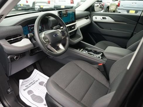 Used 2025 Ford Explorer Active RWD image 8