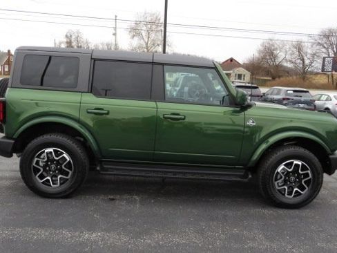Used 2025 Ford Bronco Outer Banks image 9