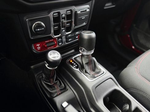 Used 2021 Jeep Gladiator Rubicon image 19