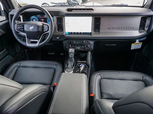 New 2026 Ford Bronco Outer Banks w/ Sasquatch Package image 14