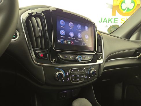 Used 2023 Chevrolet Traverse LT image 23