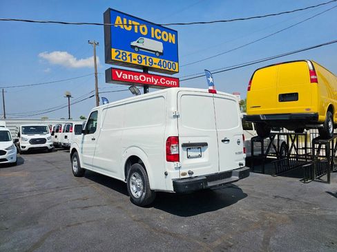 Used 2018 Nissan NV 2500 SV image 2