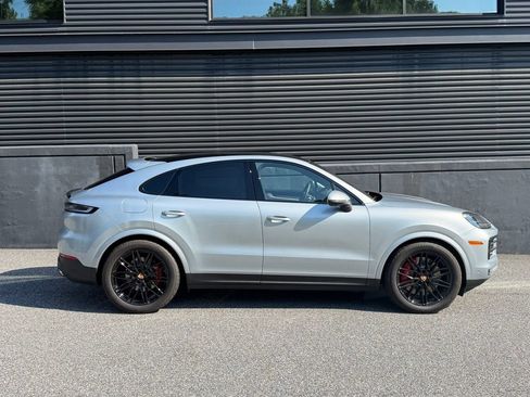 Certified 2026 Porsche Cayenne S AWD/4WD image 11