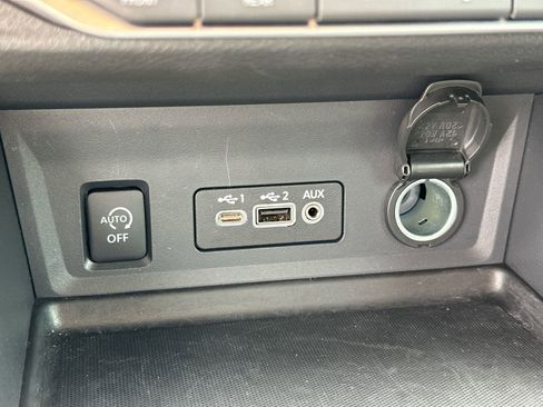 Certified 2025 Nissan Sentra SR w/ SR Premium Package FWD image 29